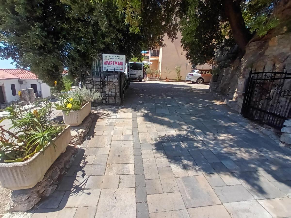 Sea & Honey Apartment Krk Town Bagian luar foto